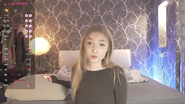 MiaMiaMeow online show from October 18, 11:56 am