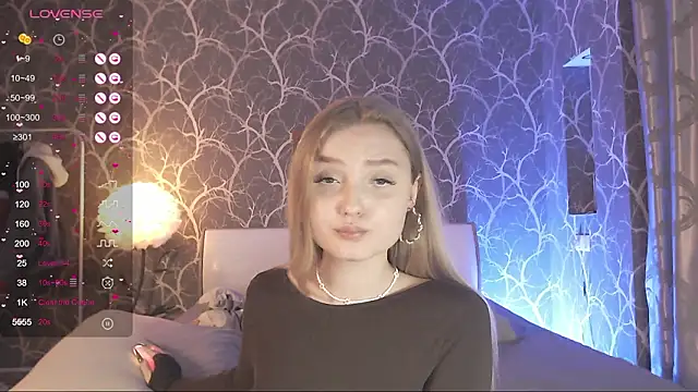 MiaMiaMeow online show from March 25, 6:29 pm