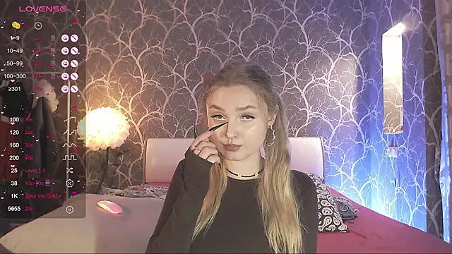 MiaMiaMeow online show from February 20, 5:04 pm