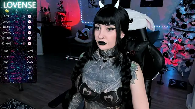 Snapshot of RachelQueen_ chatting on February 3, 11:09 am RachelQueen online show from February 3, 11:09 am