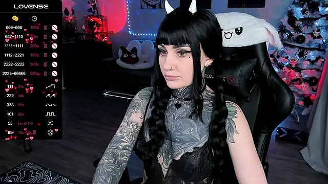 Snapshot of RachelQueen_ chatting on February 4, 6:17 pm RachelQueen online show from February 4, 6:17 pm