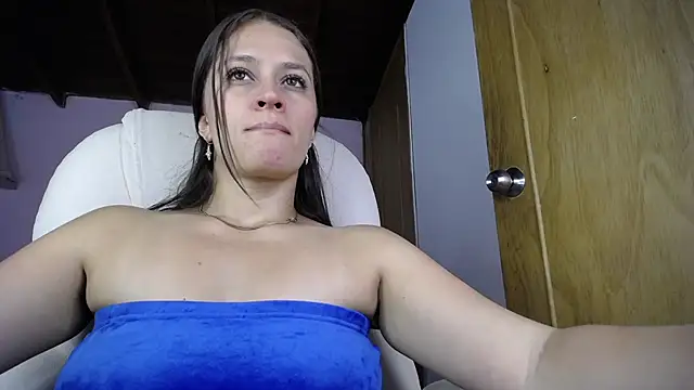 Snapshot of _juliana_rios chatting on February 20, 7:19 pm juliana rios online show from February 20, 7:19 pm