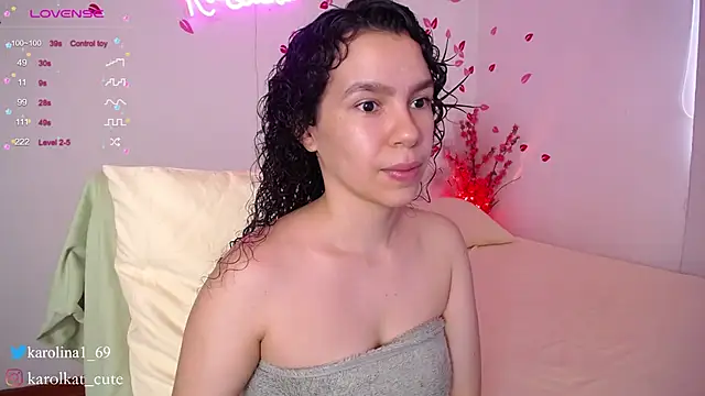 Snapshot of Karolina_1 chatting on March 7, 7:27 pm Karolina 1 online show from March 7, 7:27 pm