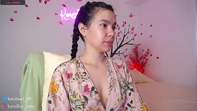 Snapshot of Karolina_1 chatting on February 22, 2:08 pm Karolina 1 online show from February 22, 2:08 pm