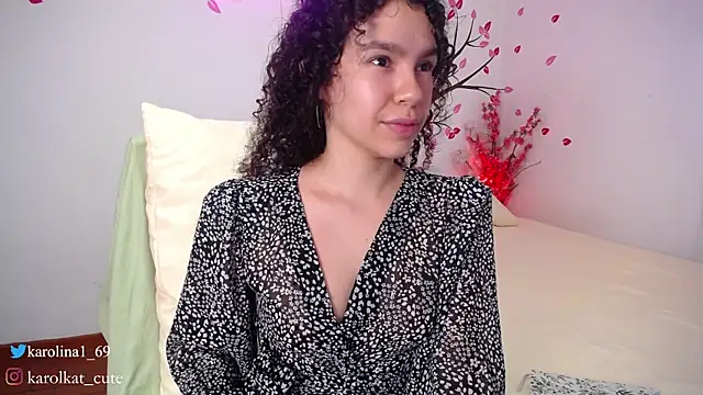Snapshot of Karolina_1 chatting on February 17, 5:01 pm Karolina 1 online show from February 17, 5:01 pm
