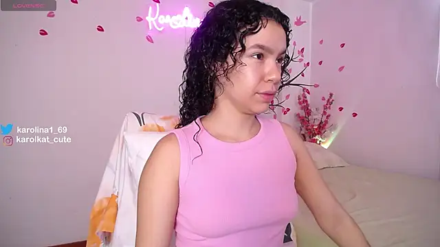 Karolina 1 online show from November 4, 1:48 pm