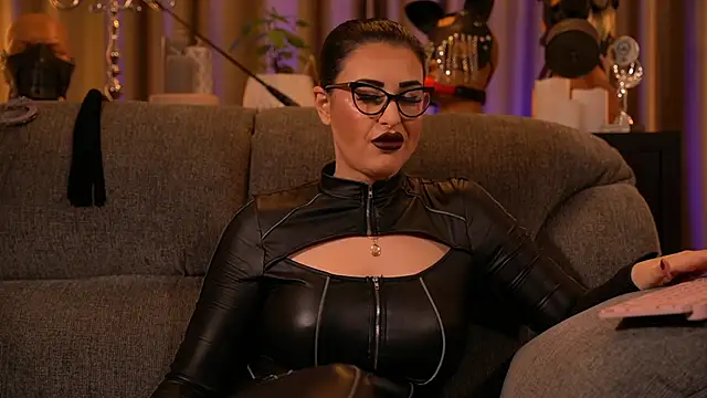 kelly kent online show from October 24, 11:37 pm