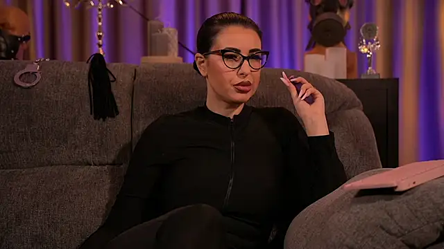 kelly kent online show from March 7, 1:20 am