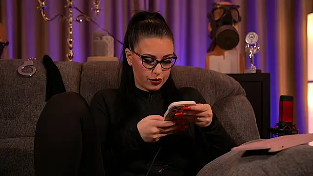 kelly kent online show from February 14, 1:34 am