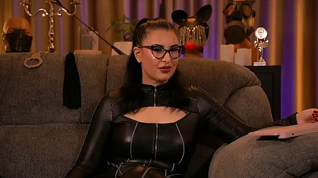 kelly kent online show from October 11, 9:16 pm