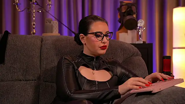 kelly kent online show from February 3, 12:25 am