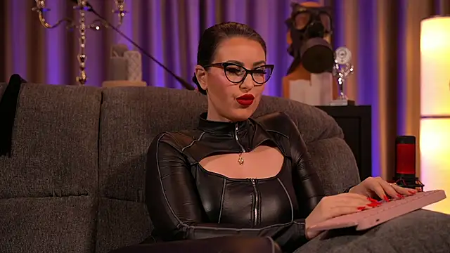 kelly kent online show from February 3, 3:31 am