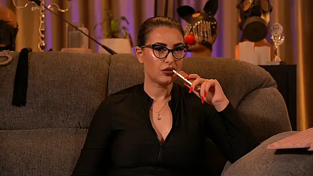 kelly kent online show from November 18, 1:32 am