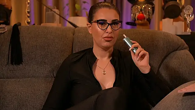 kelly kent online show from November 24, 12:10 am