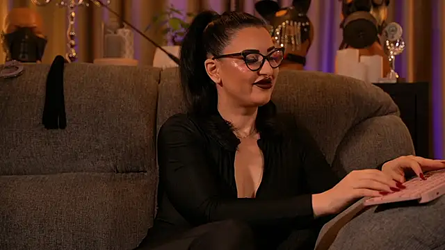 kelly kent online show from October 25, 11:16 pm