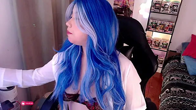 Snapshot of Emmy_Ruiz chatting on December 5, 12:43 am Emmy Ruiz online show from December 5, 12:43 am