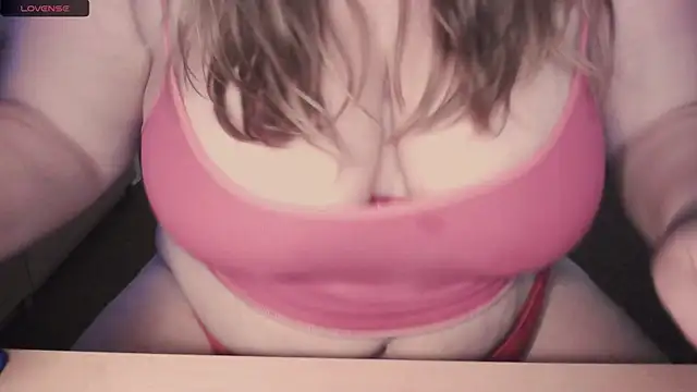 Snapshot of Europeankitty chatting on September 8, 7:35 pm Europeankitty online show from September 8, 7:35 pm