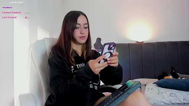 Snapshot of catimore chatting on October 3, 3:02 pm catimore online show from October 3, 3:02 pm