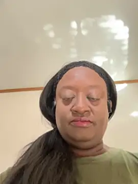 Katiefyi online show from April 15, 1:37 pm