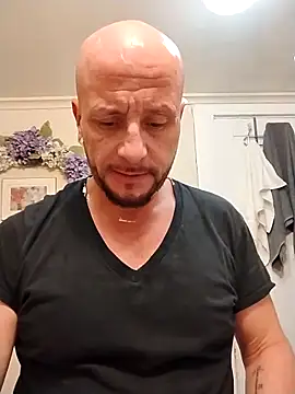 ShaneJames11 online show from December 11, 5:10 am