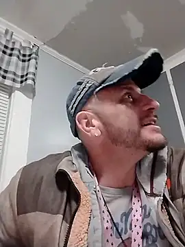 ShaneJames11 online show from December 3, 10:45 pm