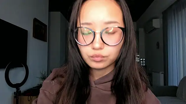 julias tapes online show from January 22, 2:14 pm