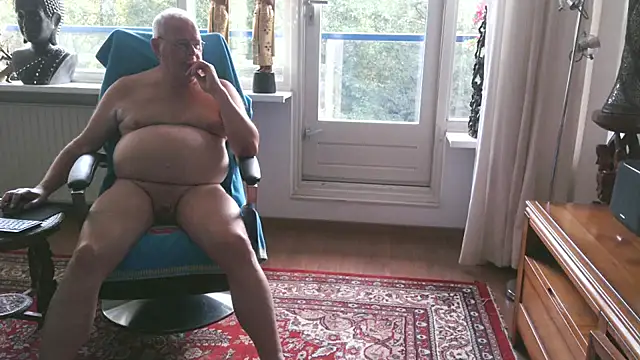 Snapshot of Exhib070 chatting on October 31, 1:41 pm Exhib070 online show from October 31, 1:41 pm