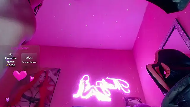 Snapshot of Latinabigcock chatting on June 21, 2:34 pm Latinabigcock online show from June 21, 2:34 pm