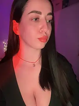 Snapshot of Emylia chatting on December 14, 9:45 pm Emylia online show from December 14, 9:45 pm