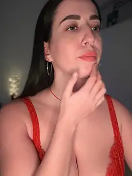 Snapshot of Emylia chatting on December 12, 12:38 am Emylia online show from December 12, 12:38 am
