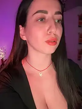 Snapshot of Emylia chatting on December 15, 1:02 am Emylia online show from December 15, 1:02 am