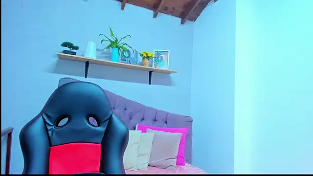 Gretta Queen online show from March 27, 7:15 pm