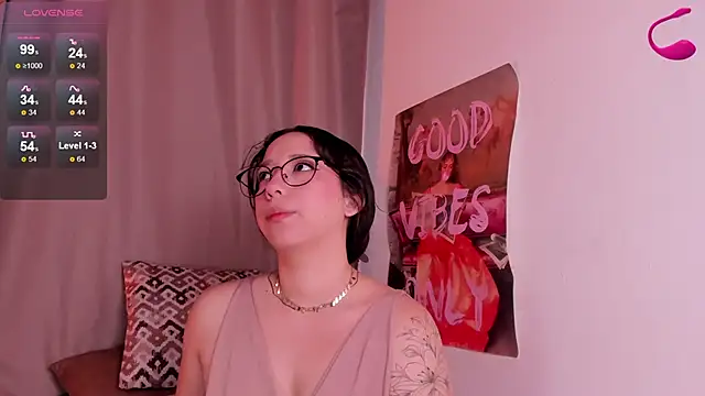 Apartment28 online show from September 10, 3:05 am