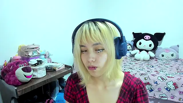 Akane-Mou online show from September 12, 6:13 am