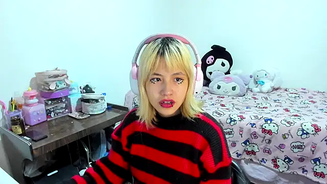 Akane-Mou online show from September 19, 6:39 am