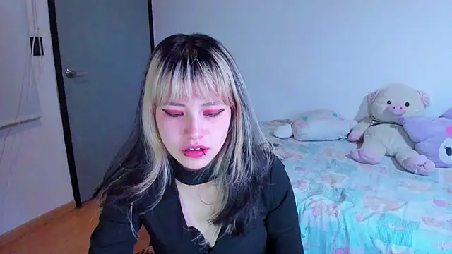 Akane-Mou online show from December 7, 11:40 pm