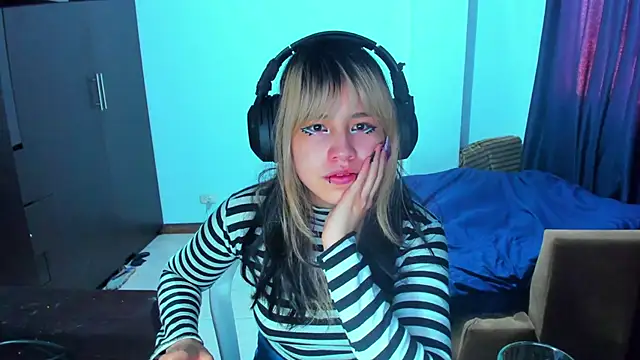 Akane-Mou online show from January 19, 11:45 am