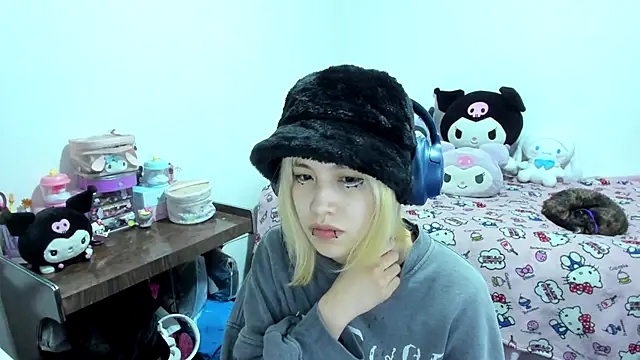 Akane-Mou online show from September 15, 7:09 am