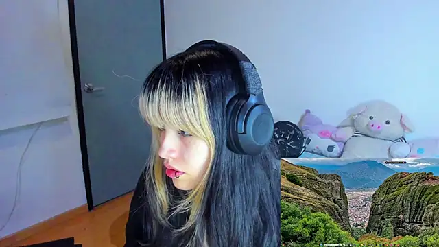 Akane-Mou online show from January 20, 8:30 am