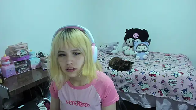 Akane-Mou online show from September 18, 6:38 am