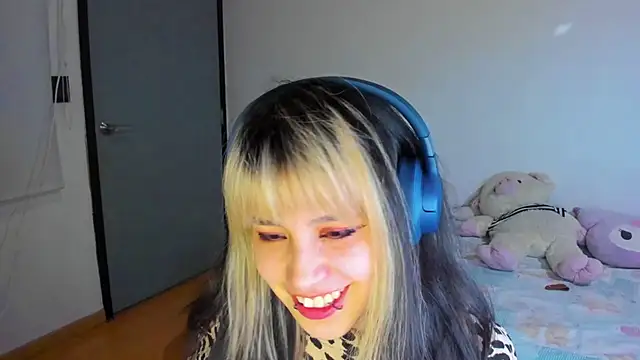 Akane-Mou online show from December 10, 4:34 am