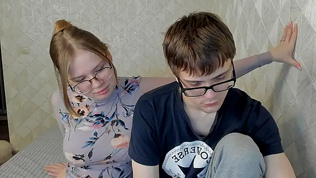 Snapshot of Tommy_and_Katie chatting on December 12, 10:34 am Tommy and Katie online show from December 12, 10:34 am