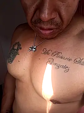 Snapshot of ivandignity chatting on December 15, 9:42 pm ivandignity online show from December 15, 9:42 pm