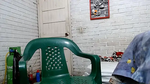 Snapshot of valeriaswang_Lucas chatting on February 21, 2:08 pm valeriaswang Lucas online show from February 21, 2:08 pm