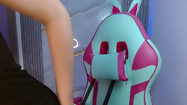 Snapshot of sofia_henaok chatting on February 20, 12:30 am sofia henaok online show from February 20, 12:30 am