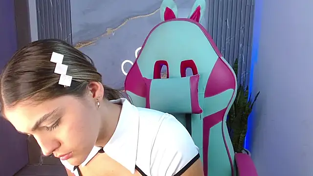 Snapshot of sofia_henaok chatting on February 19, 2:01 am sofia henaok online show from February 19, 2:01 am