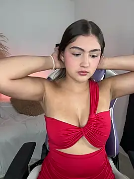 sofia henaok online show from December 4, 7:35 pm