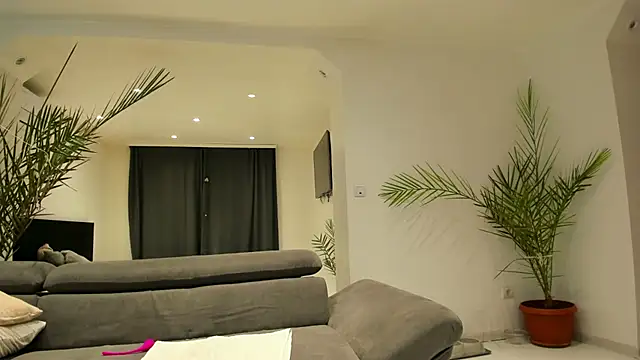 MissPanthera online show from February 26, 2:16 pm