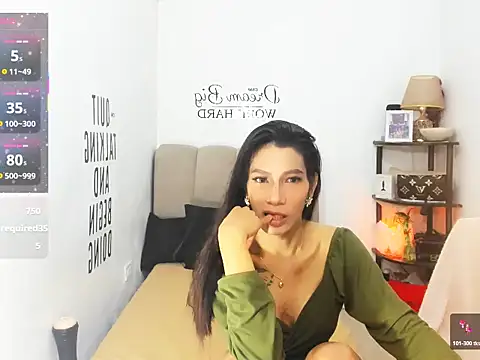 Trixie Mattel21 online show from March 2, 5:08 am