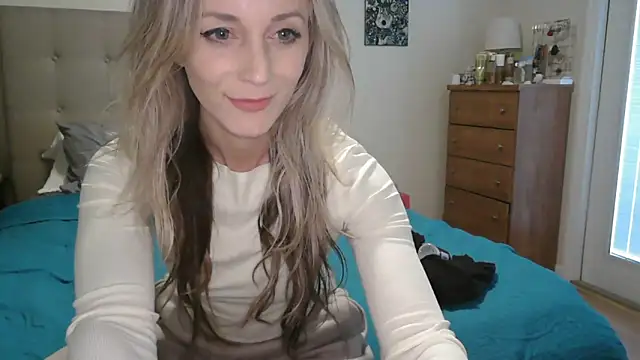 Snapshot of Heyitsmee33 chatting on September 26, 9:54 pm Heyitsmee33 online show from September 26, 9:54 pm